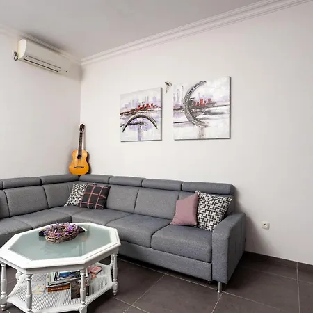 아파트 Palavra - With Amazing Sea Views And Heated Pool