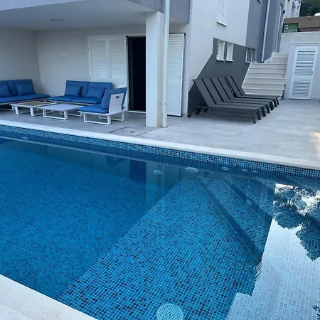 Palavra - With Amazing Sea Views And Heated Pool * Trogir