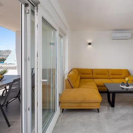 Apartment Palavra - With Amazing Sea Views And Heated Pool