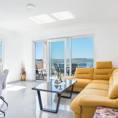 Palavra - With Amazing Views And Shared Heated Pool *