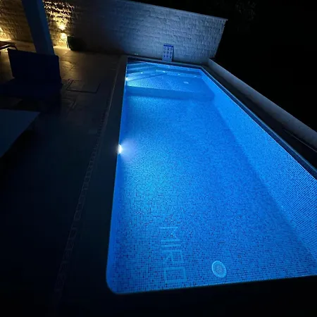 Apartment Palavra - With Amazing Views And Shared Heated Pool Trogir