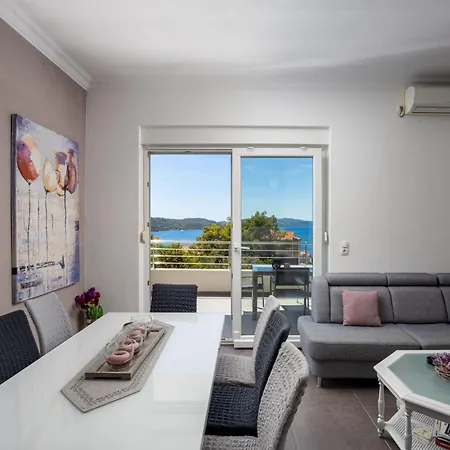 Palavra - With Amazing Views And Shared Heated Pool Apartment