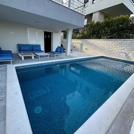 Palavra - With Amazing Views And Shared Heated Pool