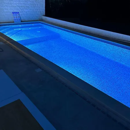 Palavra - With Amazing Views And Shared Heated Pool Apartment